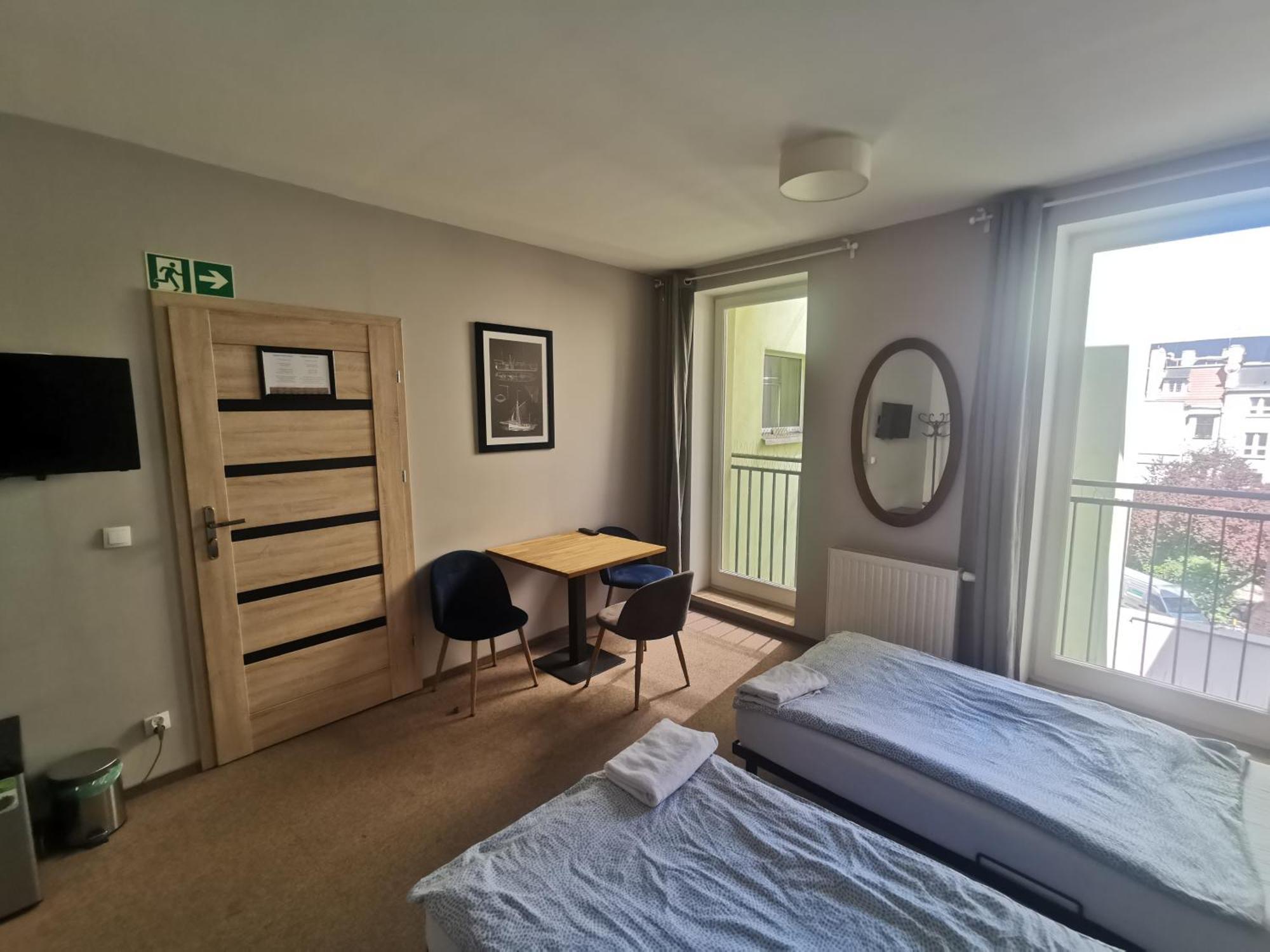 Bemma Apart Hostel Wroclaw Bagian luar foto