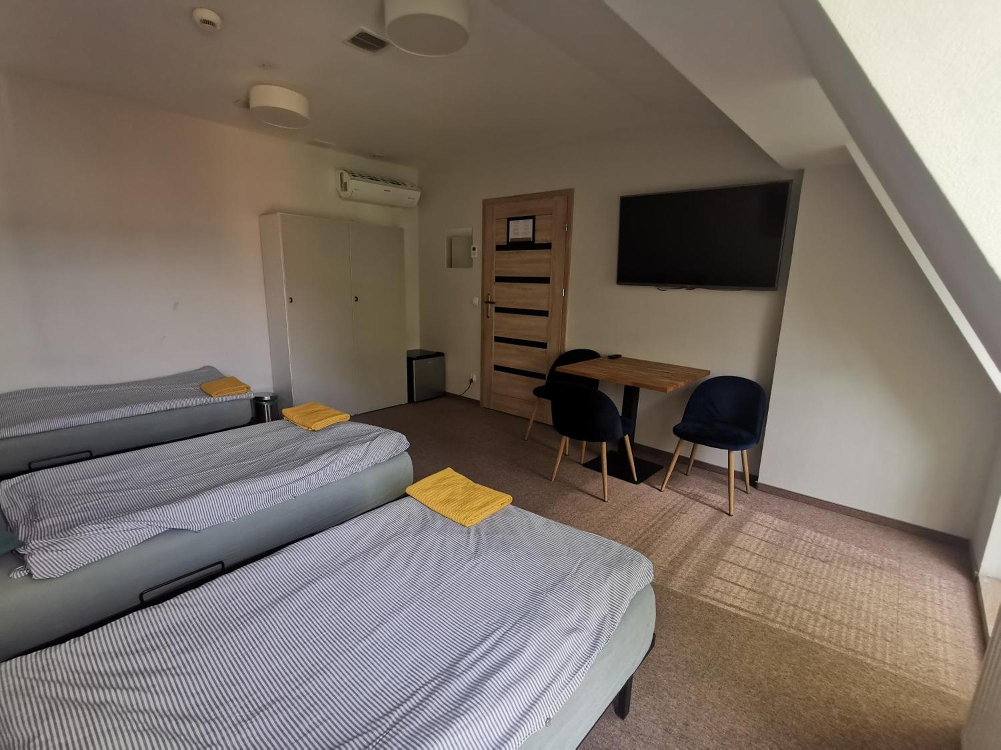 Bemma Apart Hostel Wroclaw Bagian luar foto